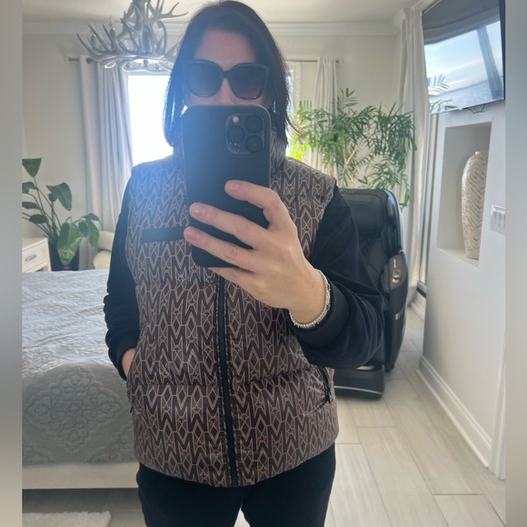 $750 MACKAGE KANE recycled down vest with funnel collar and monogram print M L - Picture 3 of 15